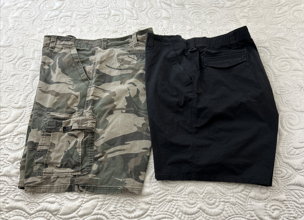 Lot of 2-WRANGLER Outdoor Shorts Men’s 48 Relaxed Fit Hiking Black/Camouflage